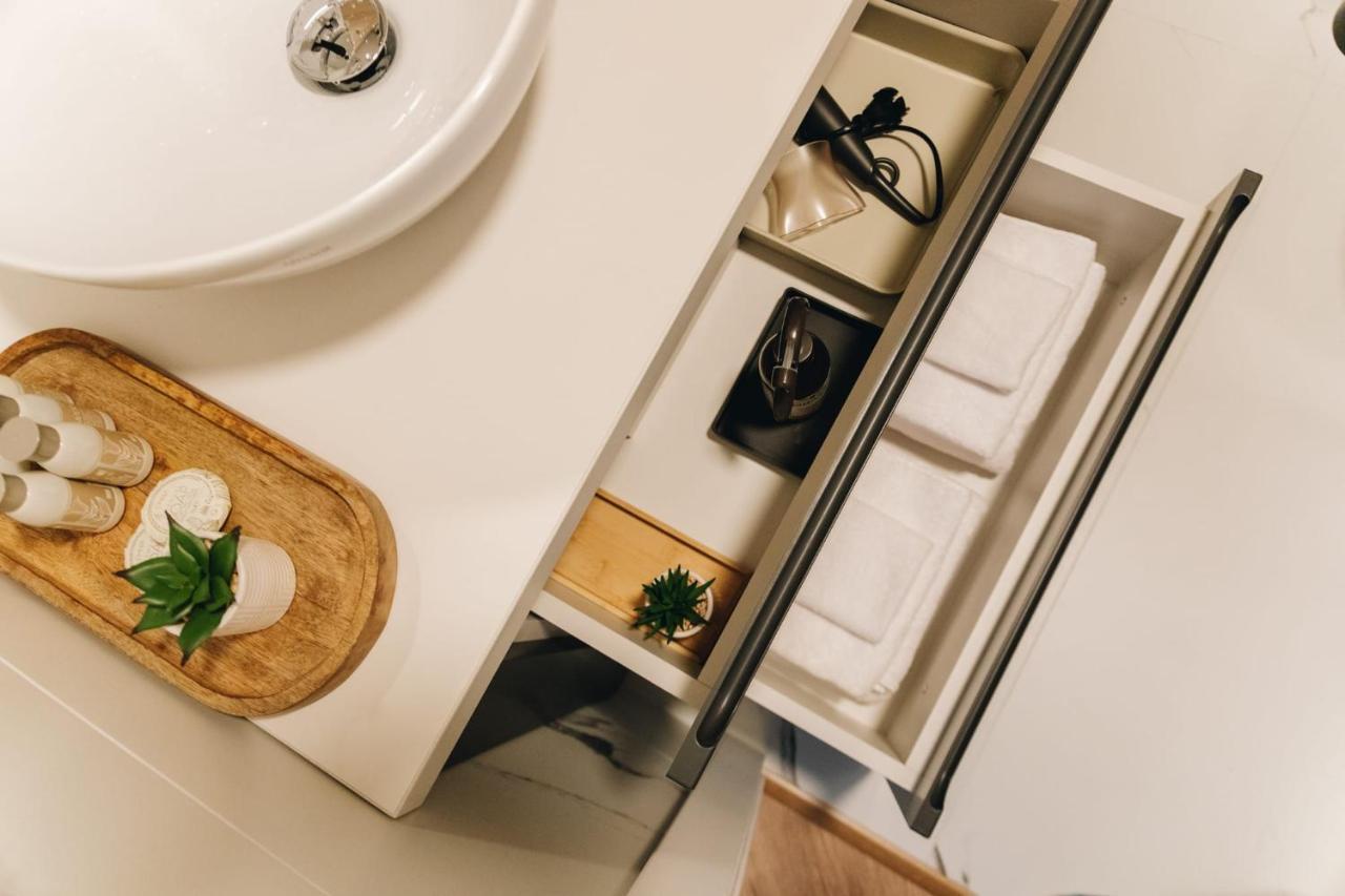 Tulip Apartment Oradea Bagian luar foto