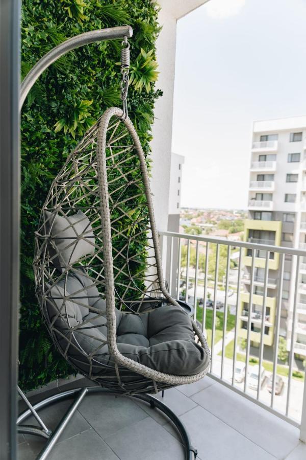 Tulip Apartment Oradea Bagian luar foto